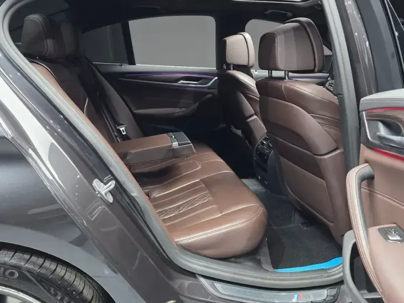 2021 BMW 5 серии с пробегом 105 101 км