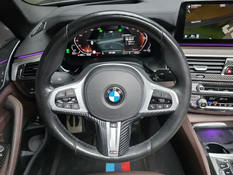 2021 BMW 5 серии с пробегом 105 101 км