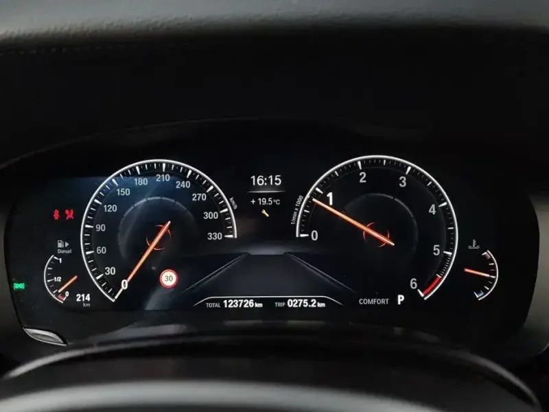 2019 BMW 5 серии с пробегом 123 726 км