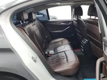 2019 BMW 5 серии с пробегом 123 726 км