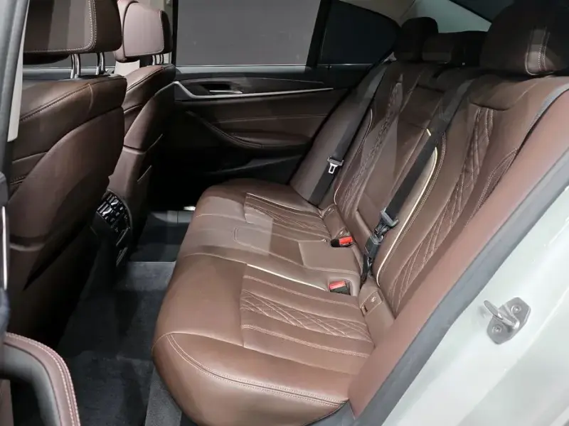 2020 BMW 5 серии с пробегом 83 624 км