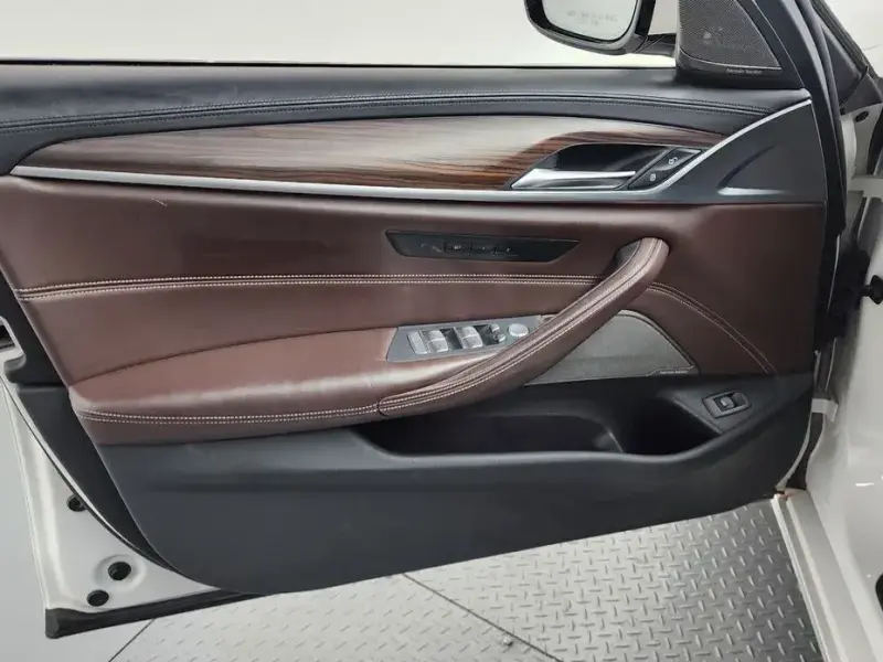 2020 BMW 5 серии с пробегом 116 016 км