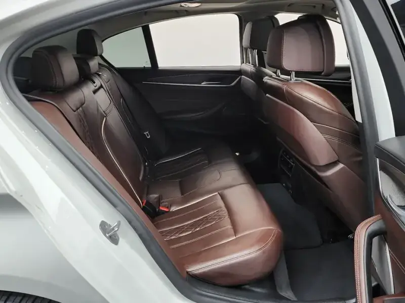 2020 BMW 5 серии с пробегом 116 016 км