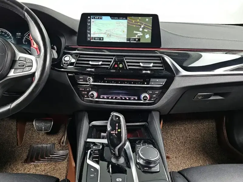2018 BMW 5 серии с пробегом 140 699 км