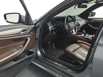 2018 BMW 5 серии с пробегом 68 937 км