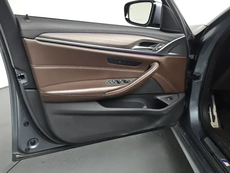 2018 BMW 5 серии с пробегом 68 937 км
