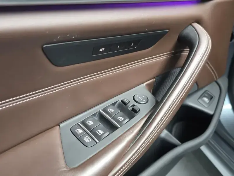 2018 BMW 5 серии с пробегом 68 937 км