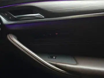 2018 BMW 5 серии с пробегом 68 937 км