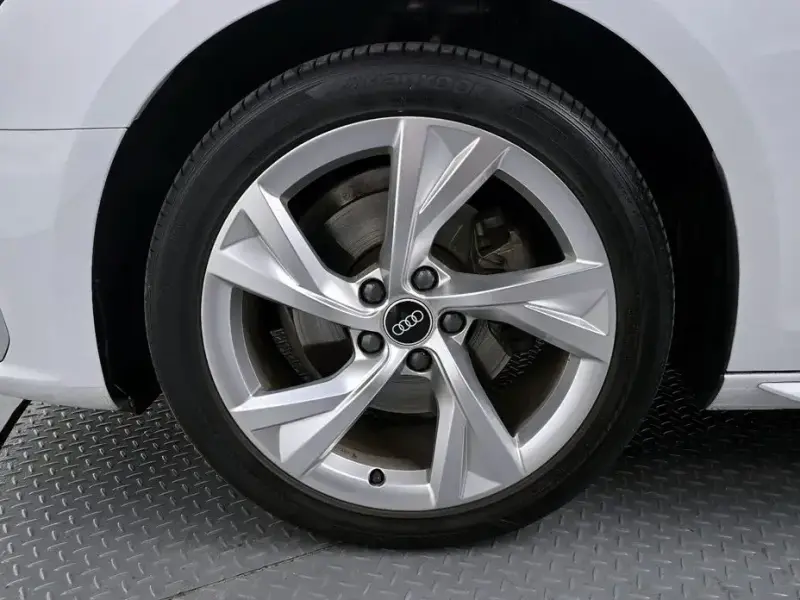 2021 Audi A4 с пробегом 65 469 км
