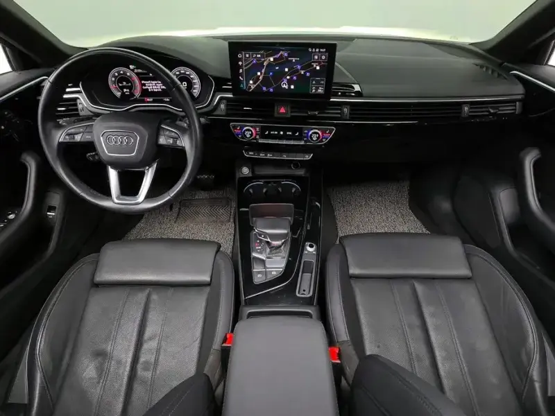 2021 Audi A4 с пробегом 65 469 км