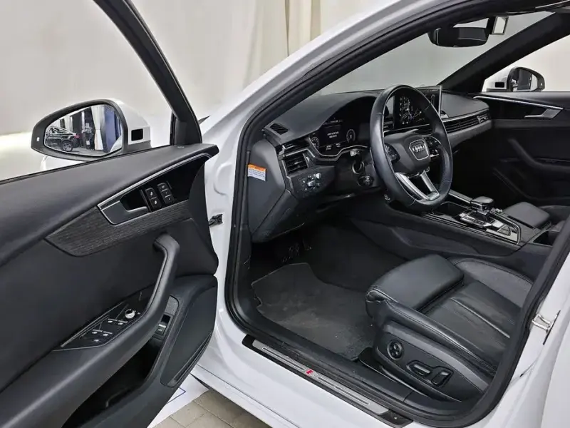 2022 Audi A4 с пробегом 40 780 км
