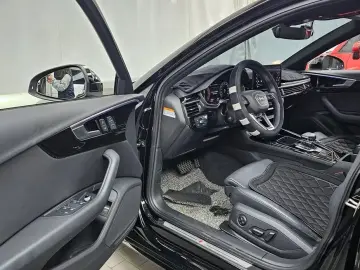 2021 Audi A4 с пробегом 45 646 км