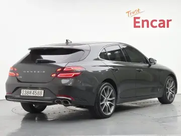 2022 Genesis G70 с пробегом 18 750 км