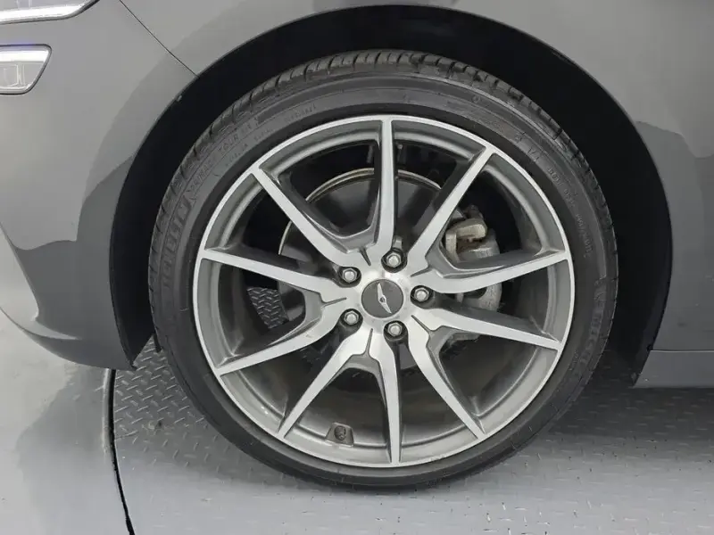 2022 Genesis G70 с пробегом 18 750 км