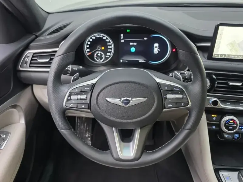 2022 Genesis G70 с пробегом 18 750 км