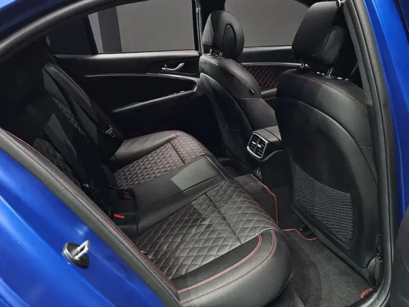 2025 Genesis G70 с пробегом 14 910 км