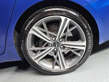 2025 Genesis G70 с пробегом 14 910 км