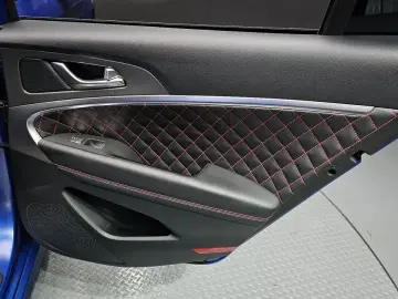 2025 Genesis G70 с пробегом 14 910 км