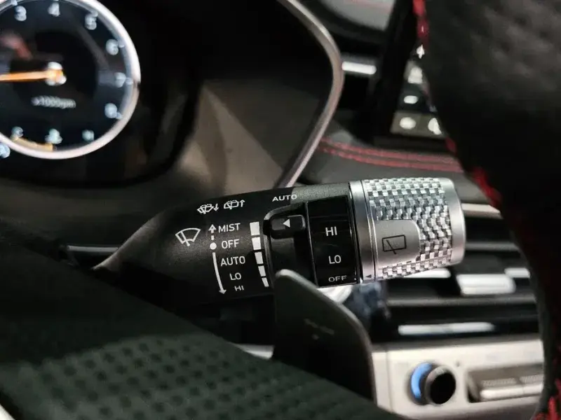 2025 Genesis G70 с пробегом 14 910 км