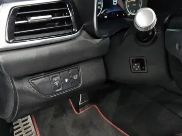 2025 Genesis G70 с пробегом 14 910 км