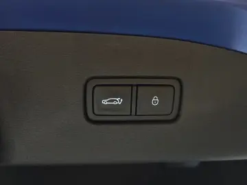 2025 Genesis G70 с пробегом 14 910 км