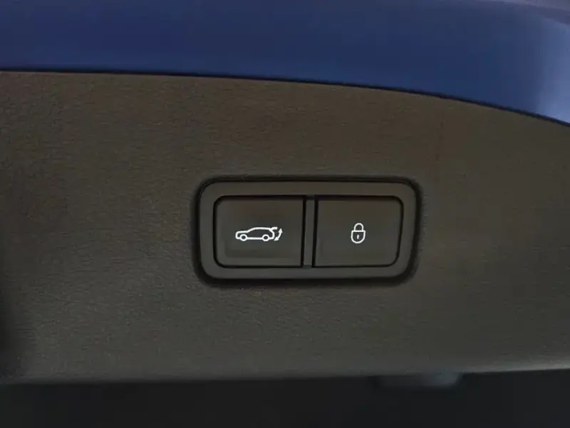 2025 Genesis G70 с пробегом 14 910 км