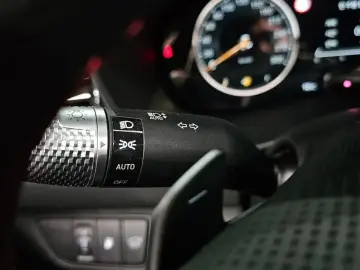 2025 Genesis G70 с пробегом 14 910 км