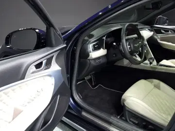 2023 Genesis G70 с пробегом 24 970 км