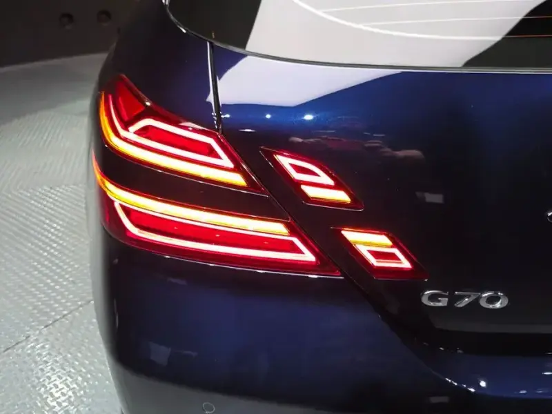 2023 Genesis G70 с пробегом 24 970 км
