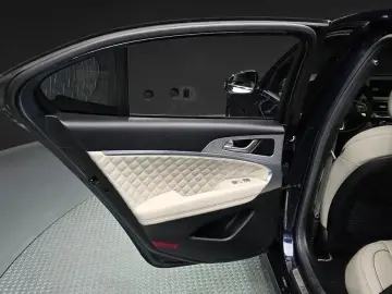 2023 Genesis G70 с пробегом 24 970 км