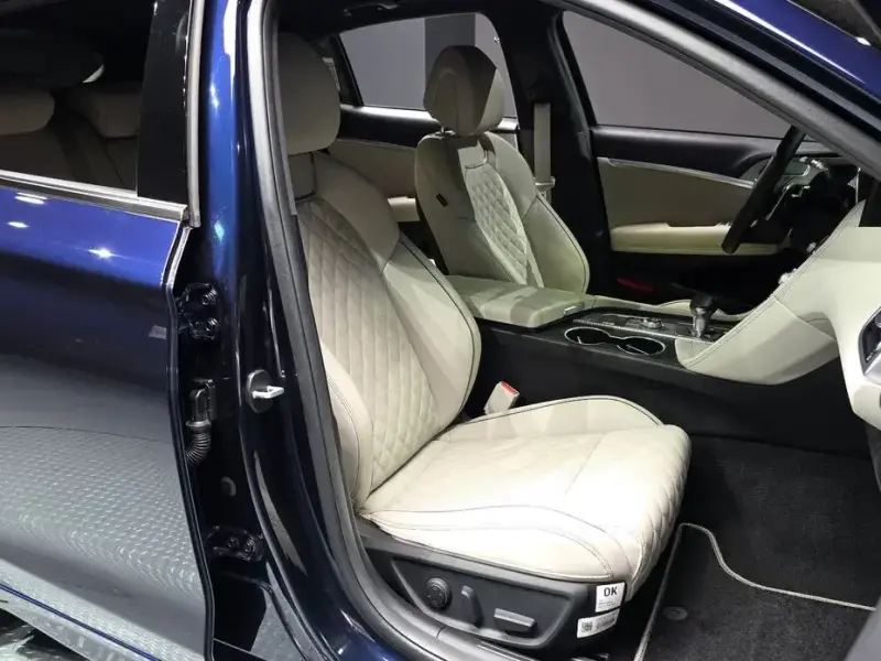 2023 Genesis G70 с пробегом 24 970 км