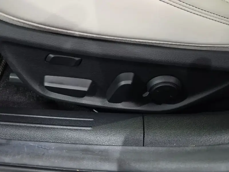 2023 Genesis G70 с пробегом 24 970 км