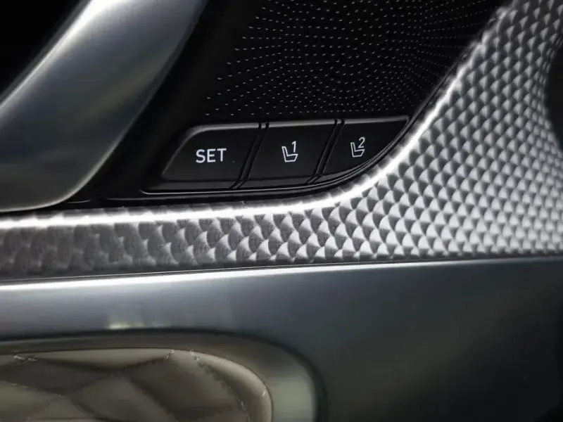2023 Genesis G70 с пробегом 24 970 км