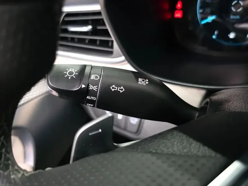 2023 Genesis G70 с пробегом 24 970 км