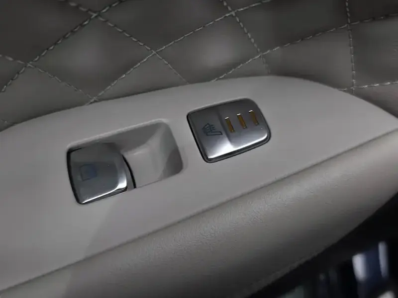 2023 Genesis G70 с пробегом 24 970 км