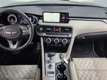 2022 Genesis G70 с пробегом 35 933 км