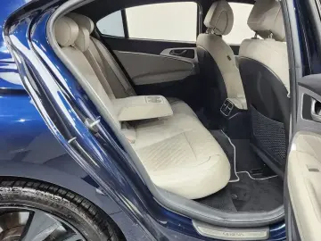 2022 Genesis G70 с пробегом 35 933 км