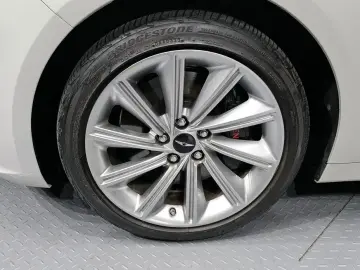 2024 Genesis G70 с пробегом 27 911 км