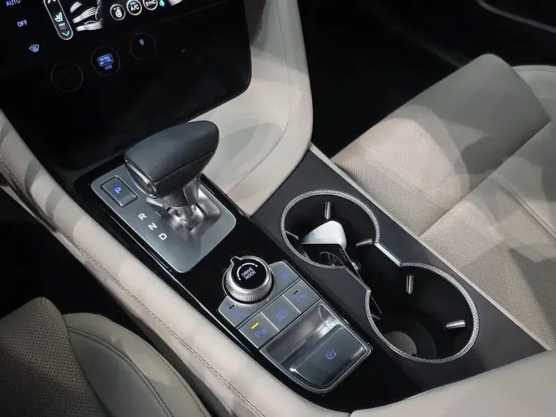 2024 Genesis G70 с пробегом 27 911 км
