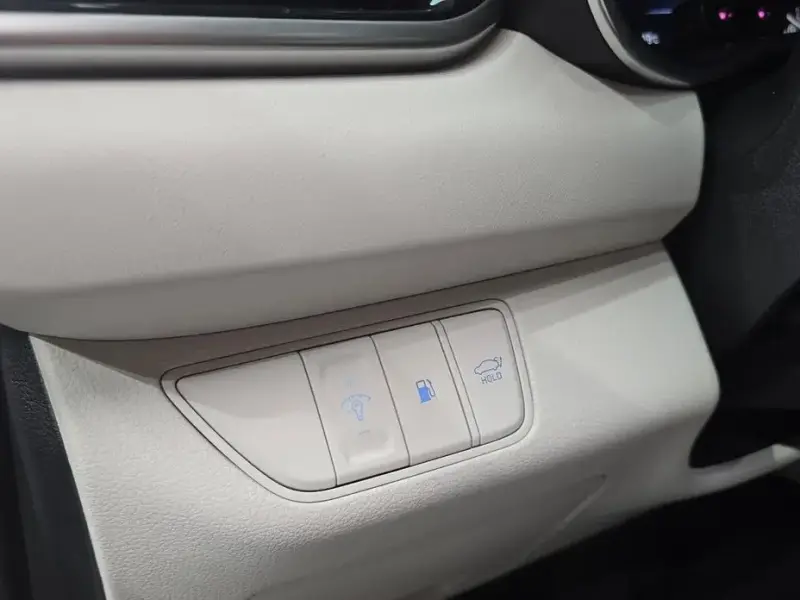 2024 Genesis G70 с пробегом 27 911 км