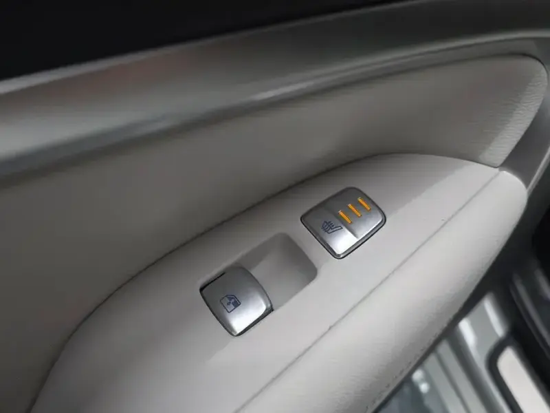 2024 Genesis G70 с пробегом 27 911 км