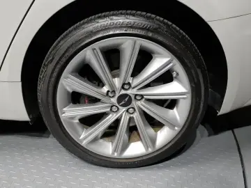 2024 Genesis G70 с пробегом 27 911 км