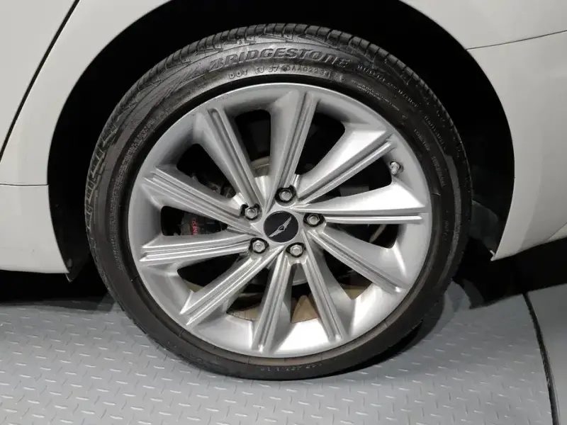 2024 Genesis G70 с пробегом 27 911 км