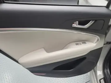 2024 Genesis G70 с пробегом 27 911 км