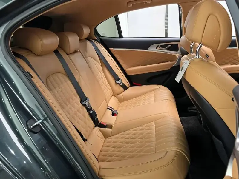 2022 Genesis G70 с пробегом 25 299 км
