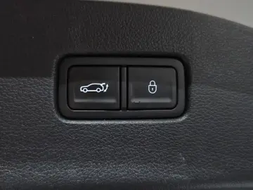 2024 Genesis G70 с пробегом 27 911 км