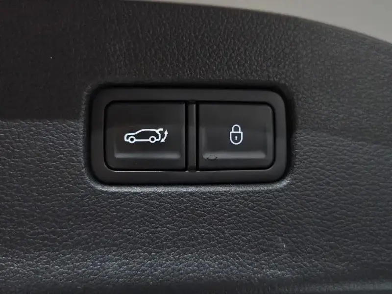 2024 Genesis G70 с пробегом 27 911 км