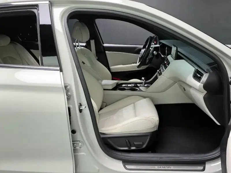 2024 Genesis G70 с пробегом 18 309 км