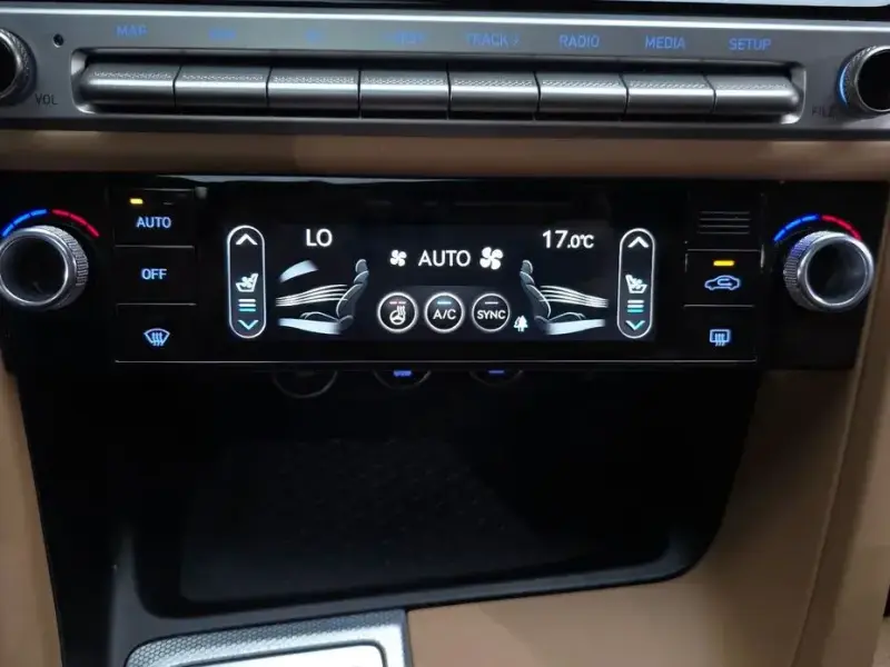 2023 Genesis G70 с пробегом 49 296 км