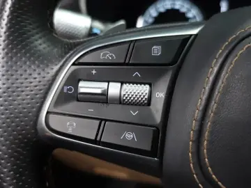 2023 Genesis G70 с пробегом 49 296 км